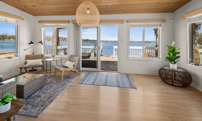 Niles Cabaña | Lakefront Oasis with private beach and dock in Southwest Michigan!
