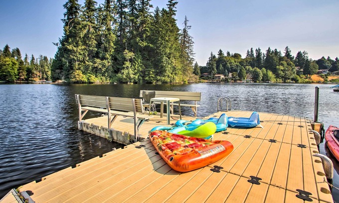 Lacey Casa | Cabina Olympia renovada con muelle privado en el lago