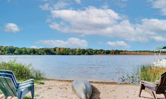 Lake Orion Casa | Lakefront Orion Twp. Home w/ Fire Pit & Kayak!