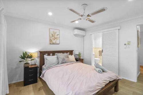Halekulani Casa | Lakefront Peace and Relaxation
