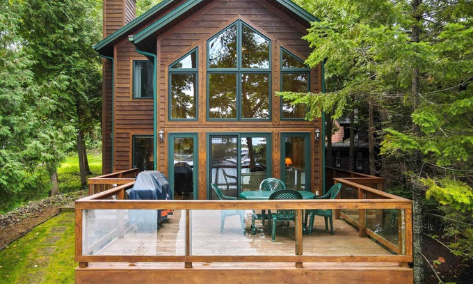Charlevoix Casa | Lakefront | Private Dock | Lake Charlevoix | 3.4 miles to Castle Farms