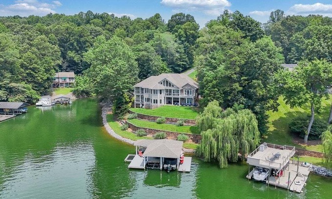 Goodview Casa | Lake Great Escape on Smith Mountain Lake