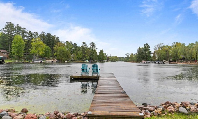 Waupaca Casa | Lakefront! Private Dock! Kayaks&Paddleboards!