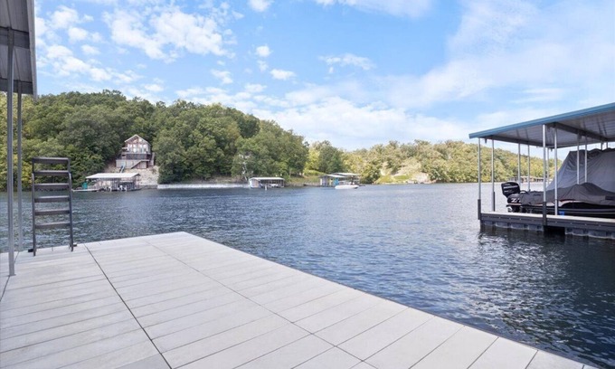 Osage Beach Casa | Lakefront & Private dock with boat lift: 7 Hawks LOTO (Lake of the Ozarks)