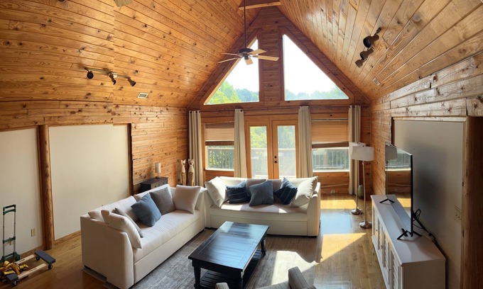 Scotts Casa | Lakefront- Private - Huge Log Cabin - 7 to 365 days rental