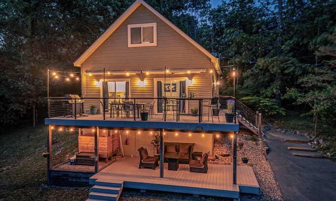 Dandridge Casa | Lakefront Property w/ private dock - Sleeps 8 with Kayaks, SUP, & H2O trampoline