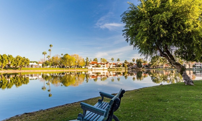 Desert Shores Condominio | FRENTE AL LAGO! ¡MUY BUENAS CRÍTICAS! cascadas, arroyo, senderos para caminar, vida silvestre