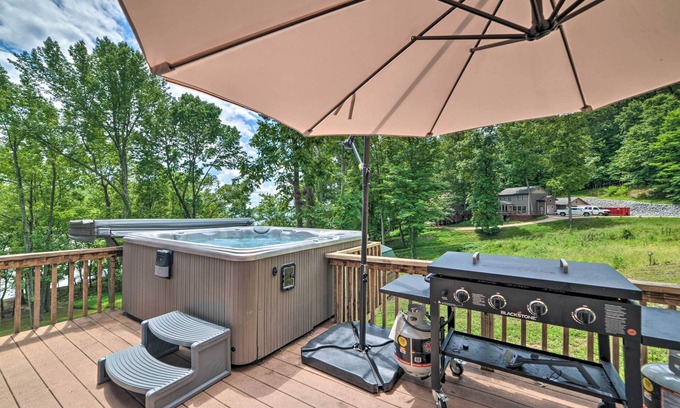 Eddyville Casa | Lakefront 'Rest-Ashored' Home w/ Private Dock!
