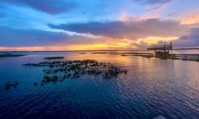Sebring Cabaña | Lakefront retreat for the ultimate sunsets and relaxation.