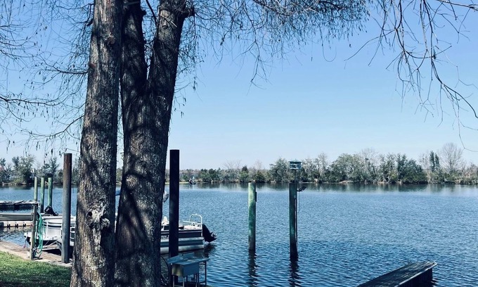 Madisonville Casa | Lakefront retreat 1-bedroom condo in serene natural surroundings in Madisonville