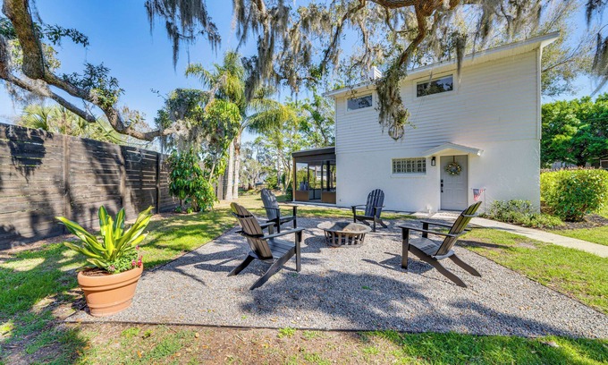 Clermont Casa | Lakefront Retreat w/ Kayaks & Fire Pit in Clermont