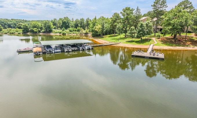 Hartwell Casa | Lakefront Retreat w/ Pool & Game Room near Downtown