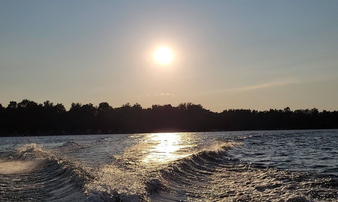 Decatur Cabaña | Lakefront retreat with kayaks