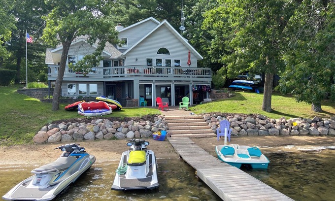 Wild Rose Casa | Lakefront, Sandy Beach, 4000 sq ft-sleeps 16, 6+ BR,3.5 bath-Pontoon Waverunner