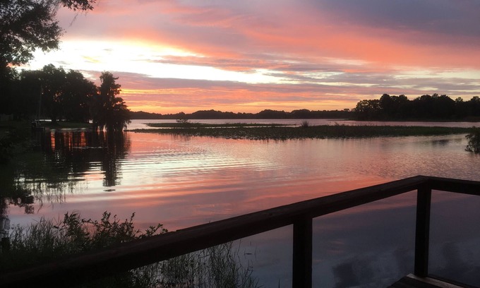 Inverness Casa | Lakefront, spacious 2/2 home on Lake Tsala Apopka, Inverness