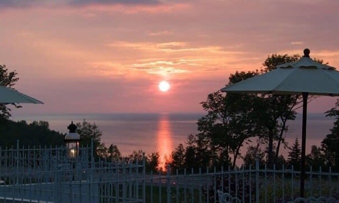 Petoskey Condominio | King suite Lake View 2nd Floor