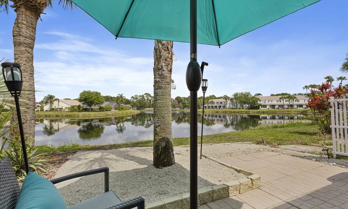 Sabal Harbour Casa | ⚓Lakefront townhome w/backyard paradise and amazing community amenities!⚓🐕🌅