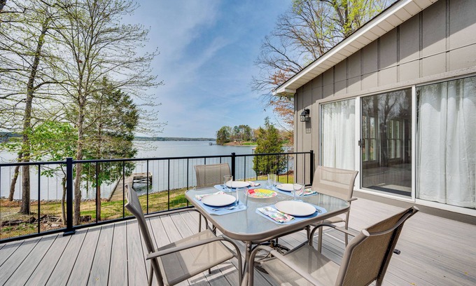 Troutman Casa | Lakefront Troutman House w/ Spectacular Sunsets!