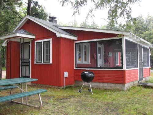 Honor Casa | Lakefront! Twin Birch Resort - The Red Laker