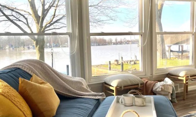 Saint Johns Casa | Lakefront views at our Long Island Lookout!