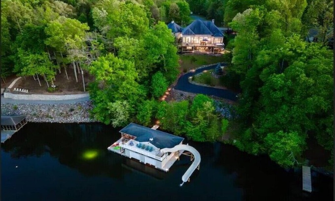 Mineral Casa | Lakefront Water Slide Sauna Pool Hot Tub Dock