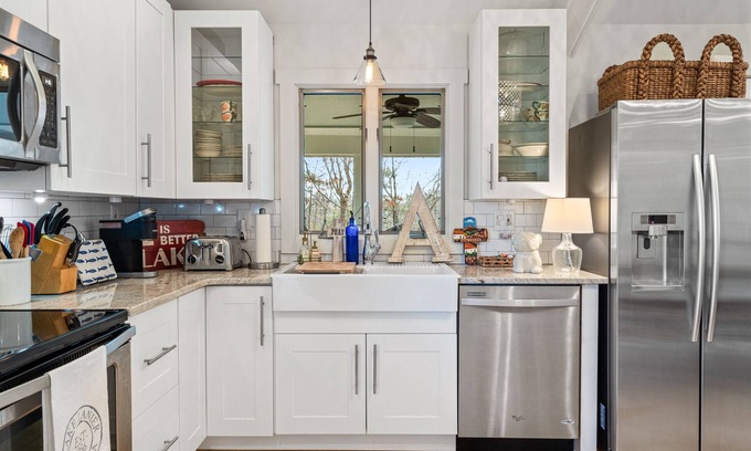 Dawsonville Cabina | Lakefront with 2-Tier Dock & Jet Ski Dock, Boat Lift, Pool Table, Kayaks, Tubes