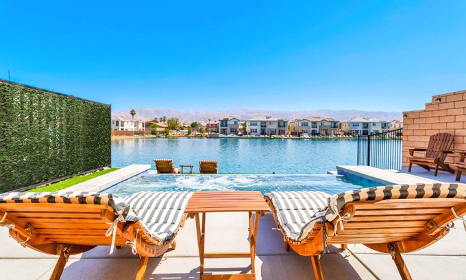 Terra Lago Villa | Lakefront with privet Pool 4 master