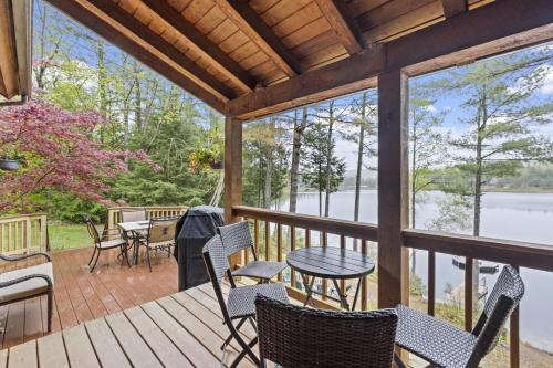 Sanbornton Casa | Lakefront Wprivate Beach - Luxury Log House!