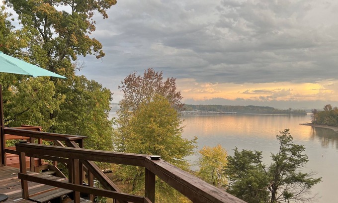 Camden Condominio | Lakehouse 345 on the water w dock; May is almost full