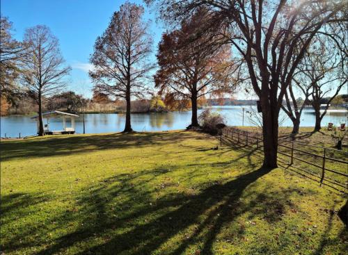 Burnet Casa | Lakehouse Inks Lake, Texas