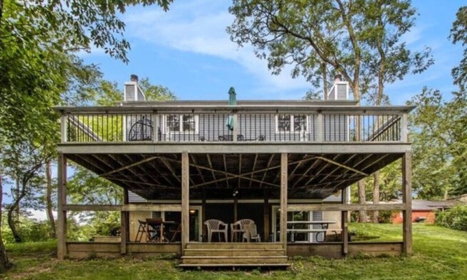 South Gull Lake Casa | Lakehouse Suite in Richland