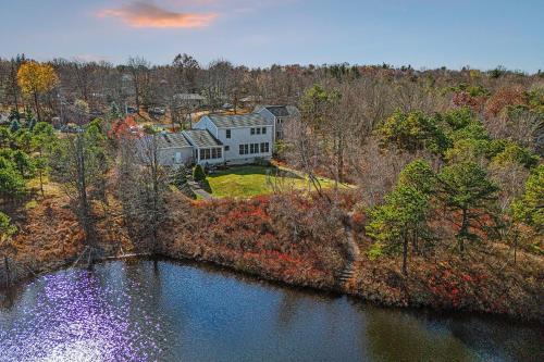 Long Pond Casa | Lakers Pointe by AvantStay Lakefront Private Peninsula Hot Tub Game Room