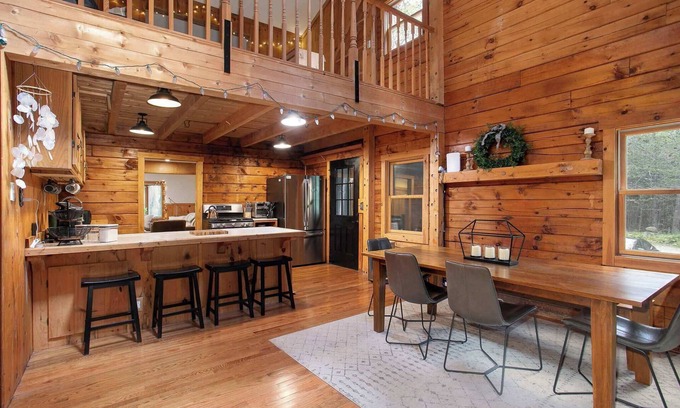 Sherwood Forest Casa | Lakes & Leisure: Spacious Berkshire Getaway