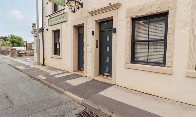 Carnforth Cabaña | LAKES VIEW APARTMENT 2, romantic in Carnforth