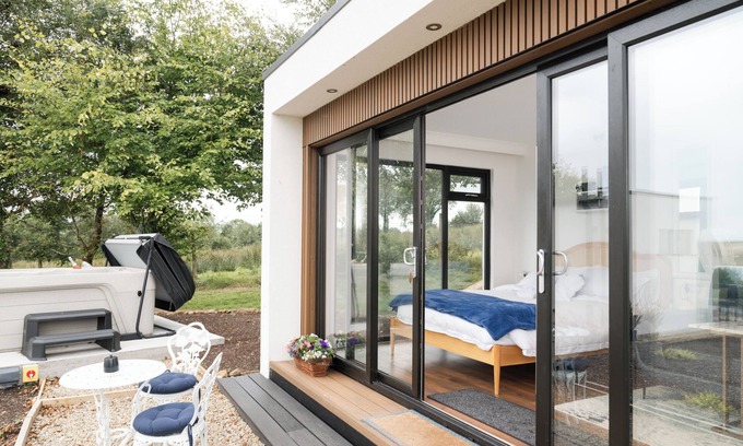 Enniskillen Casa | Lakescape: Self-Catering Lodges (RODOS) With Hot Tub