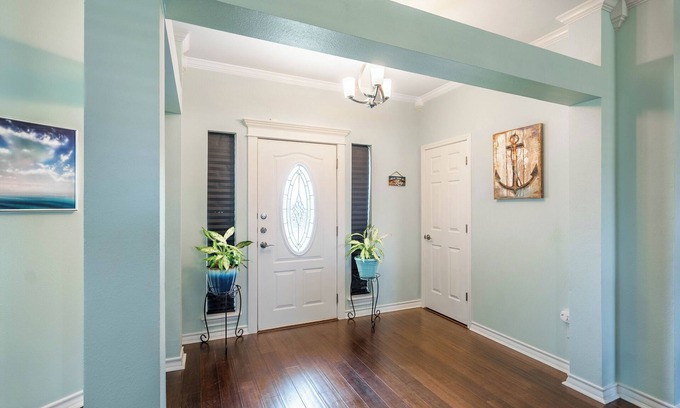 San Angelo Casa | Lakeshore Hideaway - Charming 4BD Heartbeat Away from Lake Nasworthy & Airport