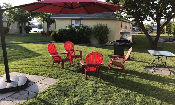 Moses Lake Hotel | Lakeshore Inn Water Front