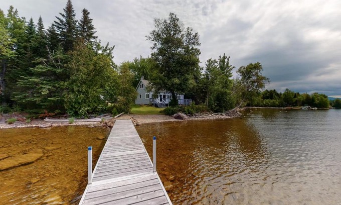 Greenville Casa | Lakeshore Lovely