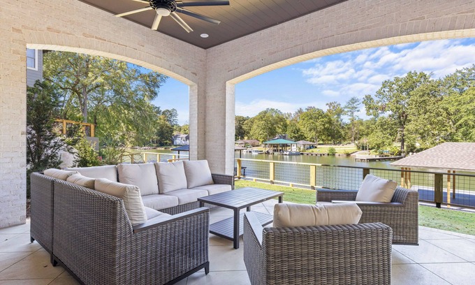 Jacksons' Gap Casa | Lakeshore Oasis on Lake Martin