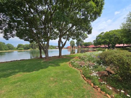 Dullstroom Apartamento | Lakeside 12