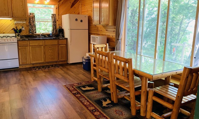 Ely Complejo | Lakeside 2-bedroom cabin - 10 minutes to Ely - right across from famous BWCAW