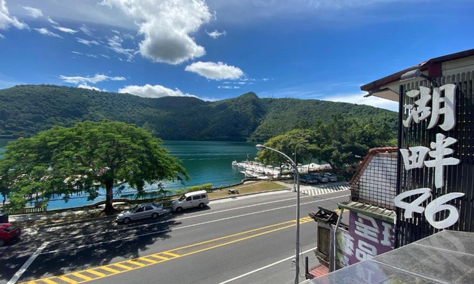 Shoufeng Cama Y Desayuno | Lakeside 46