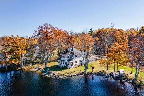 Orono Casa | Lakeside 4BD Pushaw Lake Retreat