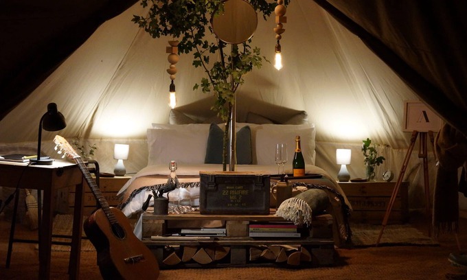 Nunney Alquiler De RV | Lakeside Bell Tent - Canvas Studio at Marston Park