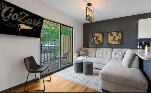 Osage Beach Apartamento | Lakeside Bliss 1BR Enchanting Master Suite