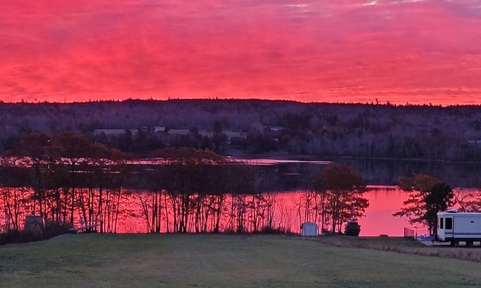 Cambridge-Narrows Casa | Lakeside bungalow retreat in Cambridge Narrows, NB