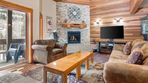 Deer Valley Casa | Lakeside Cabin 1687 home