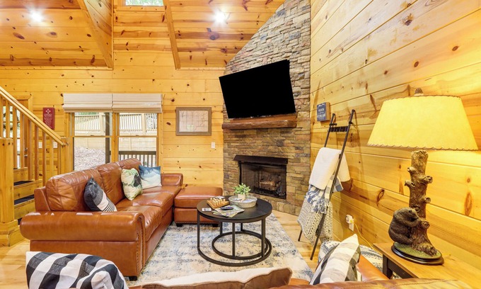 Walnut Mountain Cabina | ¡NUEVO! Retiro familiar junto al lago con sala de juegos + bañera de hidromasaje.