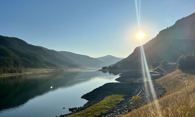 Robson Cabina | Lakeside Castlegar Cabins #1
