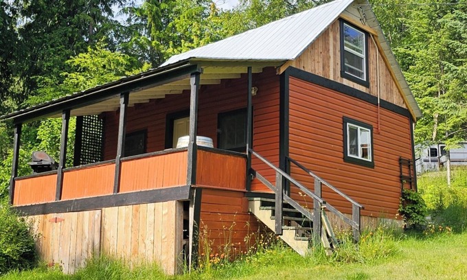 Kaslo Cabaña | Lakeside Cottage at Paradise Hills